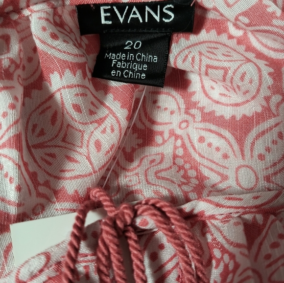 New Pink Tunic with Tassels  / Size 2X - Picture 4 of 9